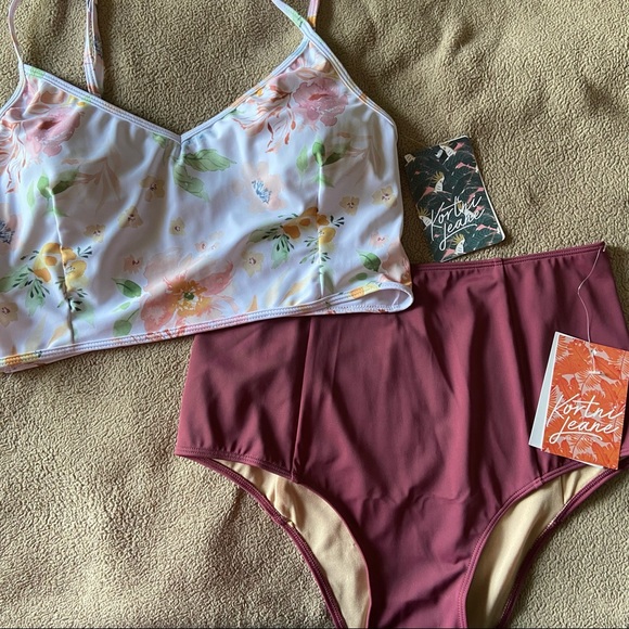 Kortni Jeane Swimmer - Picture 1 of 4